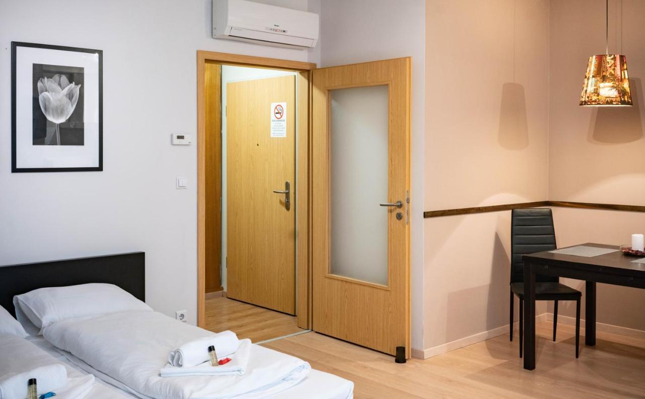 Central Passage For 2, Balcony, Wifi, Ac, Tv Apartment *
